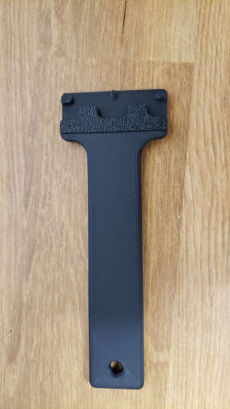 Scraper Handle For Plastic Blades