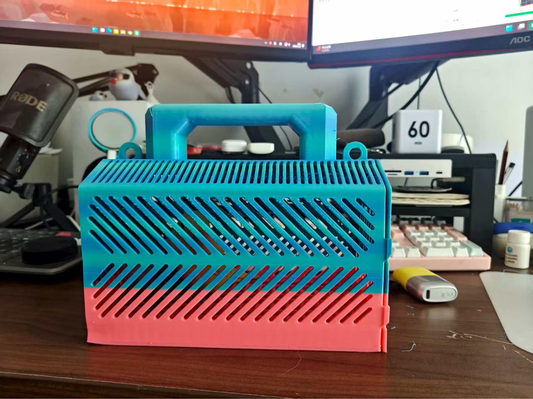 Miniatura 1 do modelo 3D 鹦鹉外出笼、小型宠物外出笼、便携外出笼