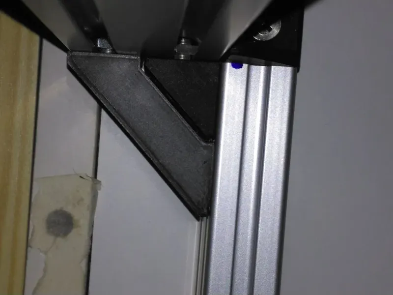 Corner brackets for alu profiles 20x20, 20x40