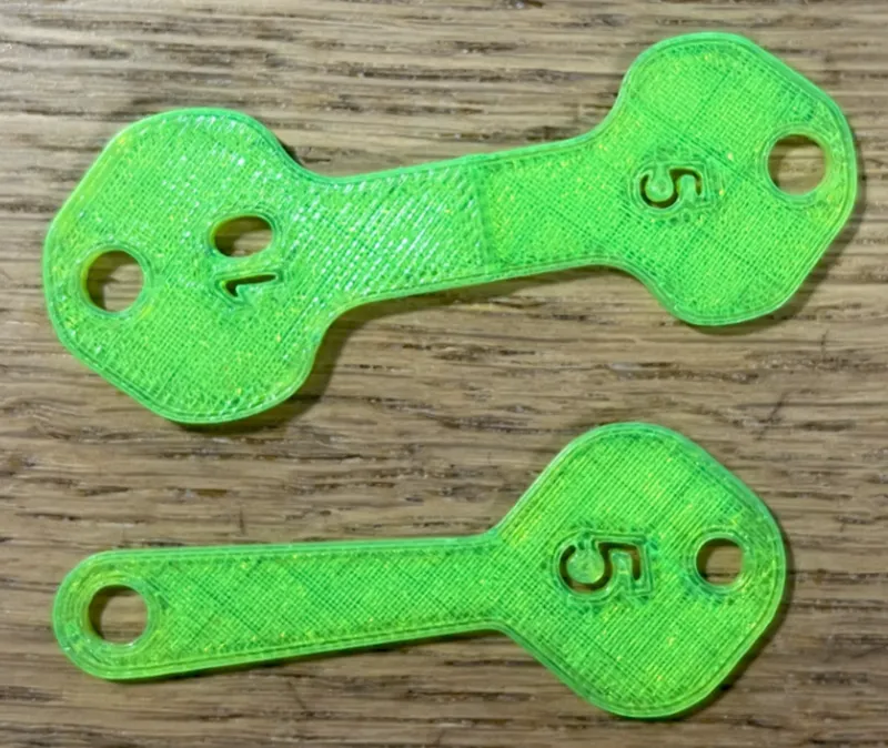 Keys for shopping cart (CZECH REPUBLIC) 5Kč, 10 Kč