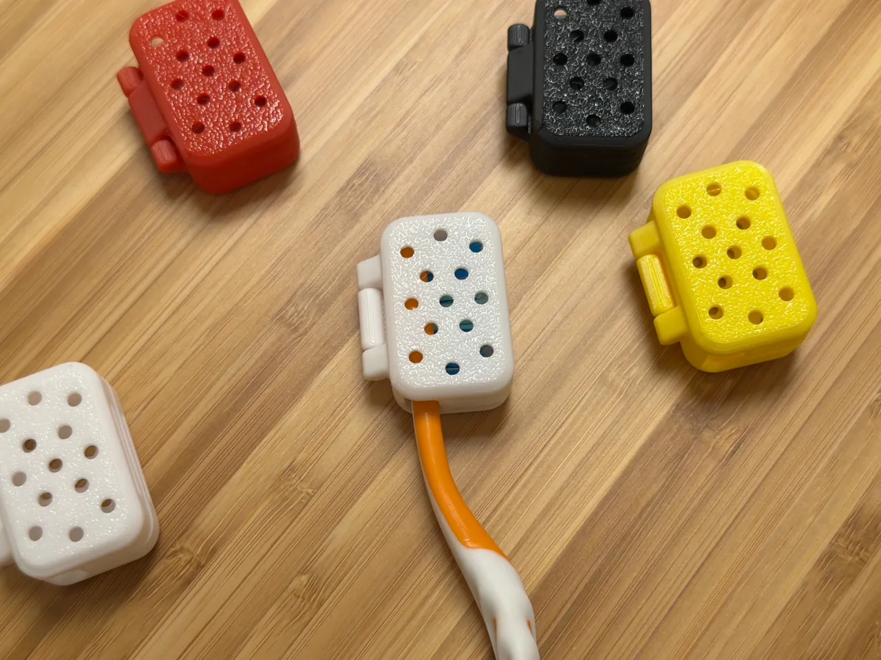 Simple toothbrush travel case view 3