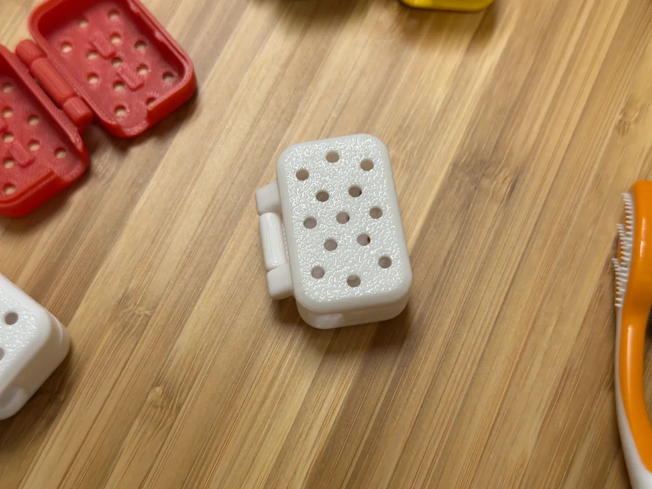 Simple toothbrush travel case view 4