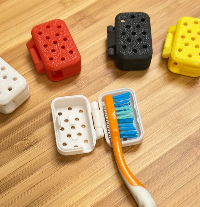 Simple toothbrush travel case