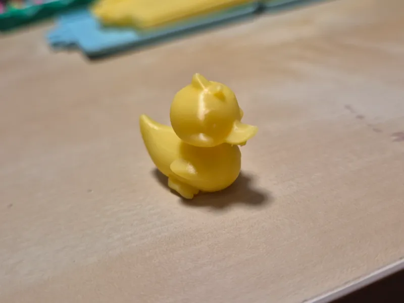 Kleine, süße, niedliche Ente