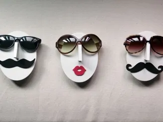 SUNGLASSESS HOLDER DISPLAY