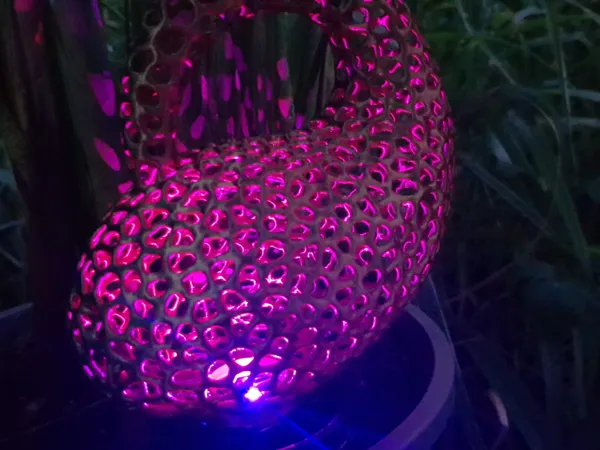 Lampe solaire de jardin citrouille voronoï