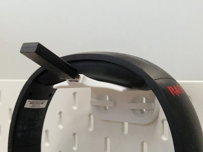 Skadis Wireless headphones and usb dongle hanger
