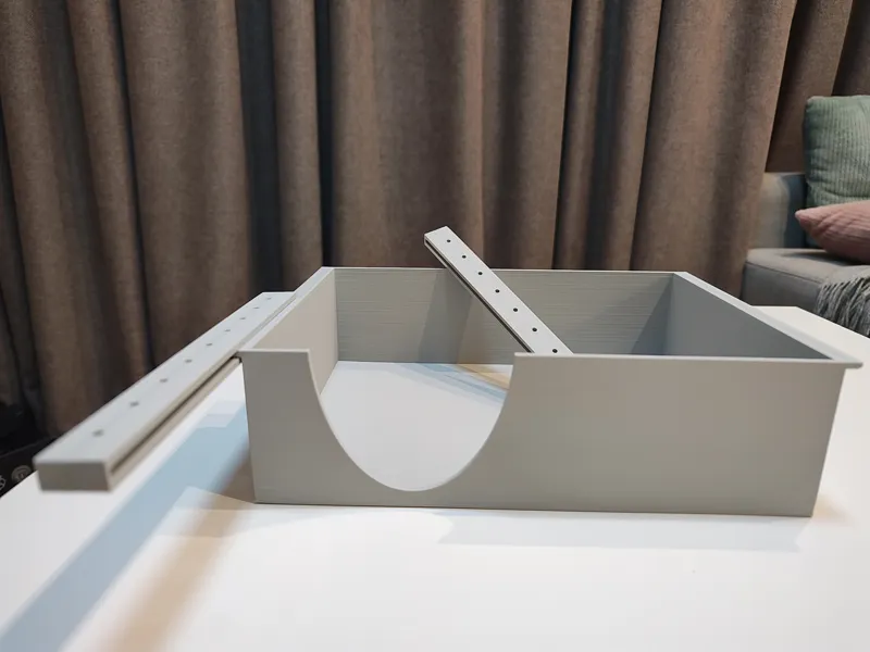 Sky ceiling hide for reptiles with drawer