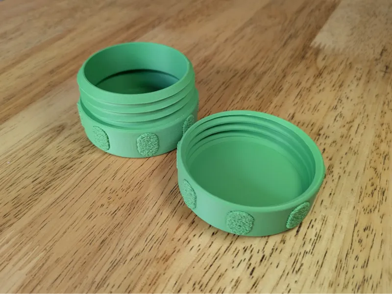 Fuzzy Pattern Threaded Container