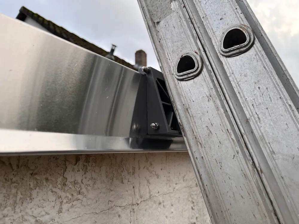 Ladder Protector Steel Sheet metal ladder protection by Holzarbeiter - MakerWorld