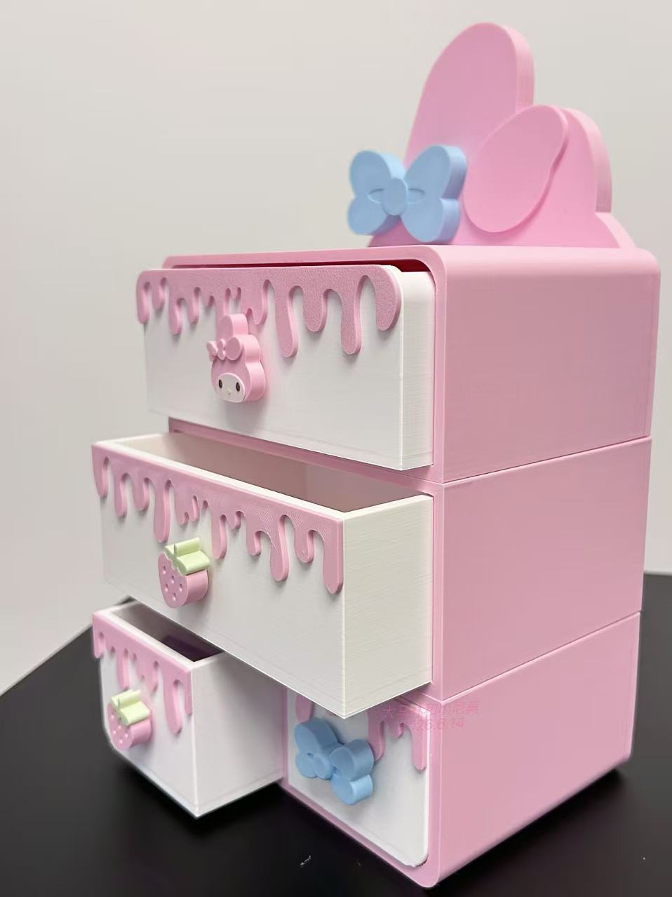 Miniatura 4 do modelo 3D 美乐蒂大容量收纳盒