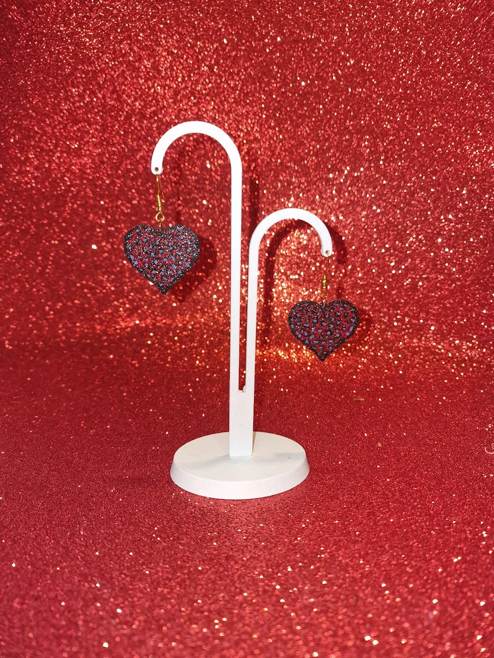 Spotted heart earrings view 3