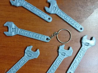 llave inglesa dia del padre