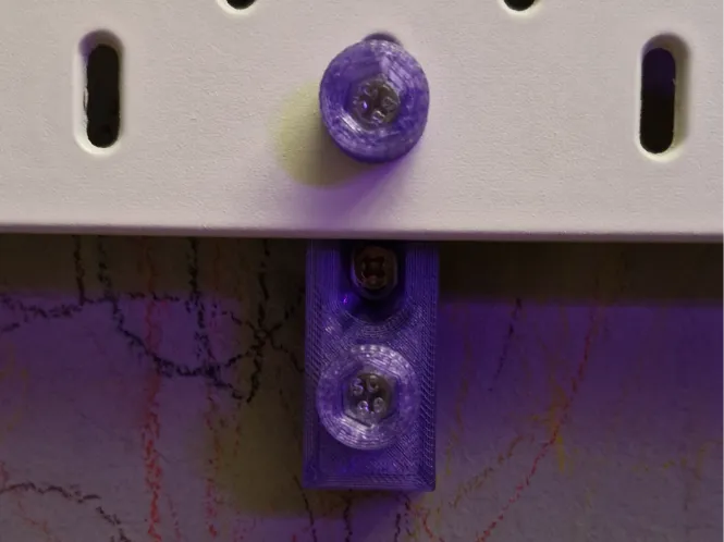 Foot for stiffening or extending the Skadis board