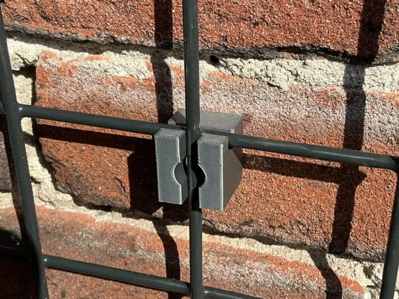 Fence holder - Print-in-place