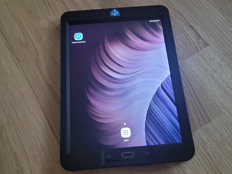Samsung Galaxy Tab S2 tablet case with wall mount