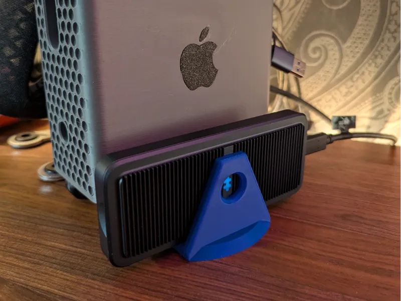 Hyperdrive USB4 SSD enclosure stand