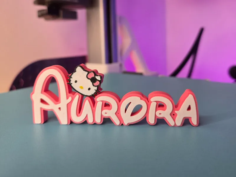 Aurora con Hello Kitty