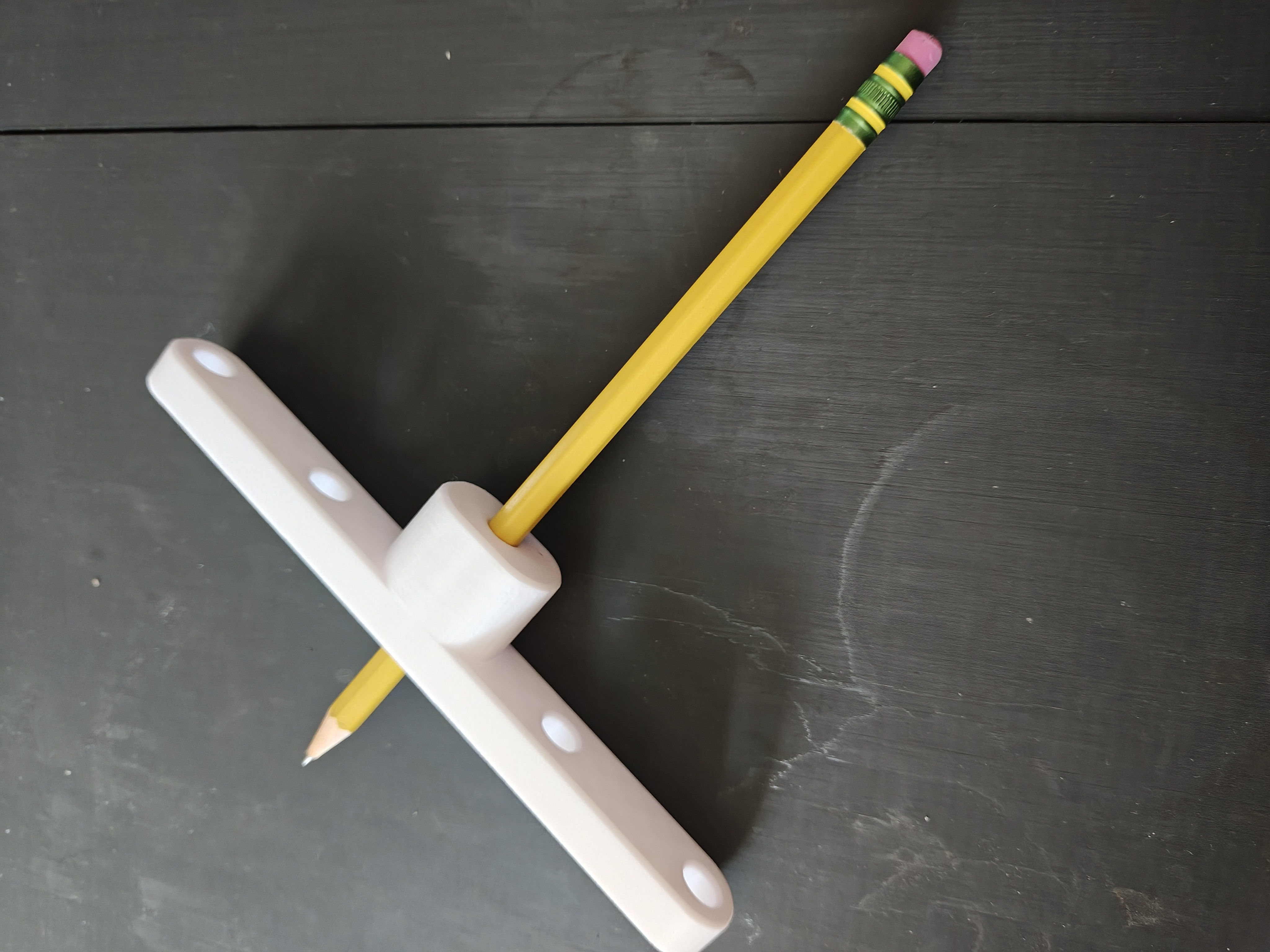 Pour crayon standard avec anneaux de maintien