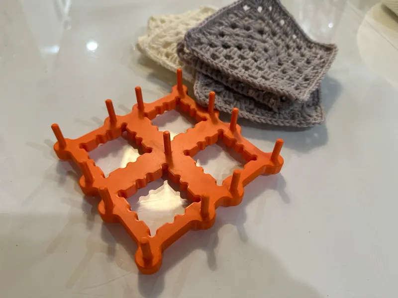Granny square holder/stretcher for 12cm squares