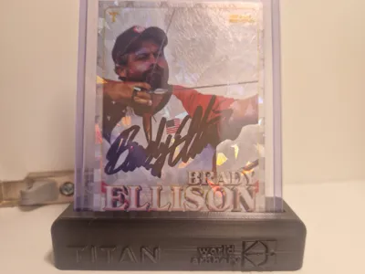 Display holder for TITAN archery card