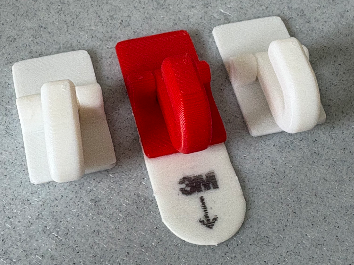 Miniatura 1 do modelo 3D Swivel Hook for 3M Command Strip