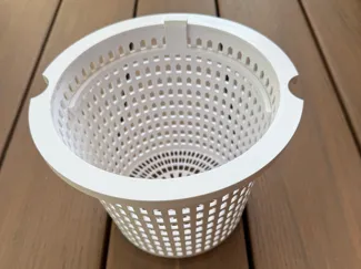 In-ground pool skimmer basket