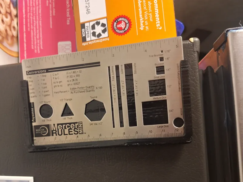 Kitchen ruler holder