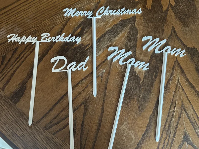 Plant Signs - Mom,Dad