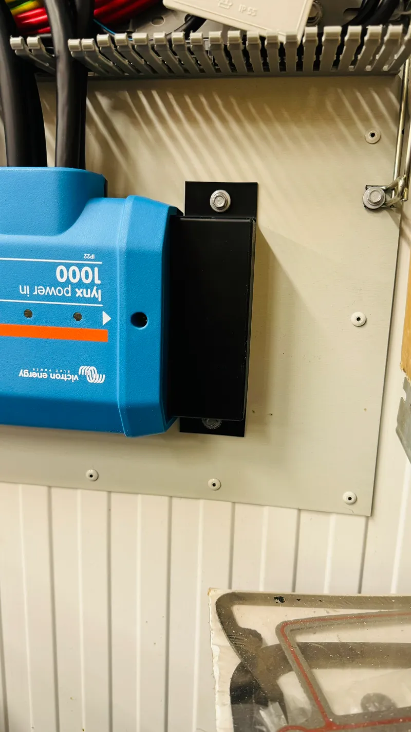 Victron LYNX contact cover