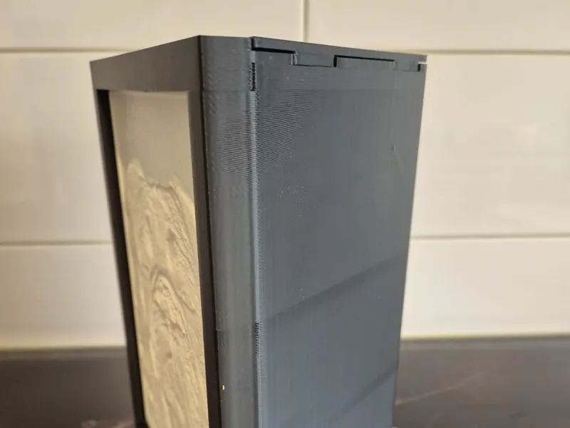 Lithophane closed frame for puck light