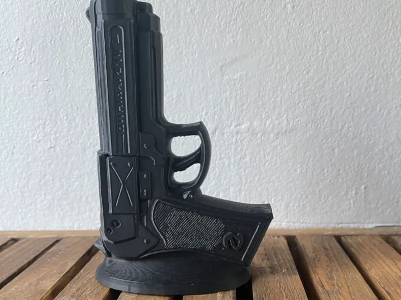 pistol candle holder