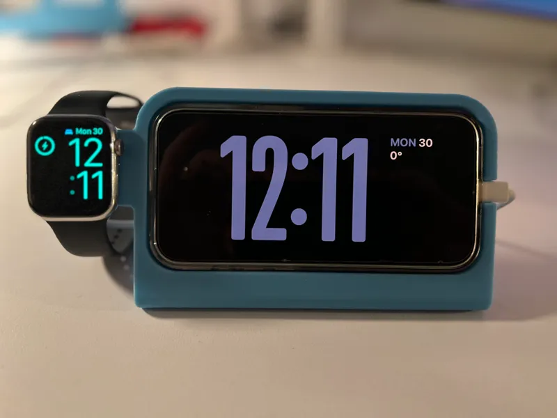 Iphone (w/thin case) & Apple Watch Charging base