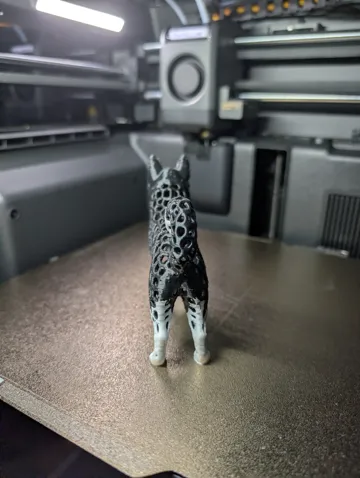 Figura decorativa: Stylized Voronoi Dog Alaskan Malamute Sculpture — vista de referencia 4