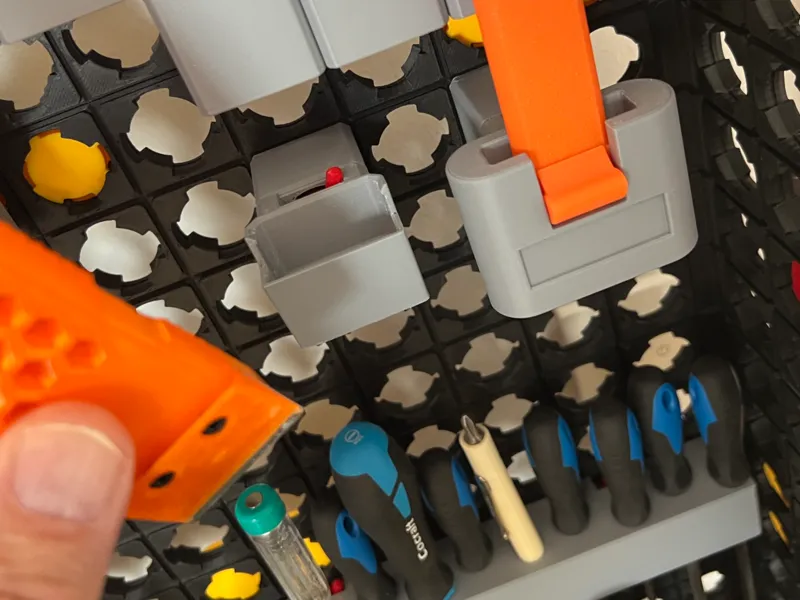 AnchorBoard, Screwdriver Holder