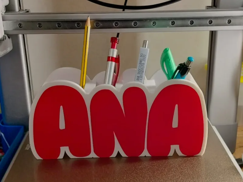 Ana Pen Holder