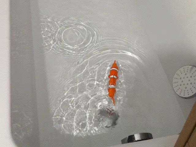Wind-up Swimming Fish view 3