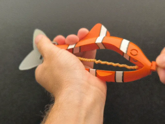 Wind-up Swimming Fish view 2