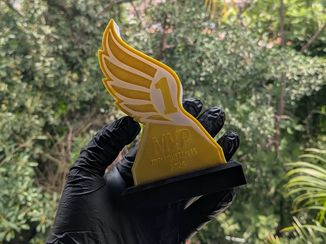 Trophée première place en forme de stylo