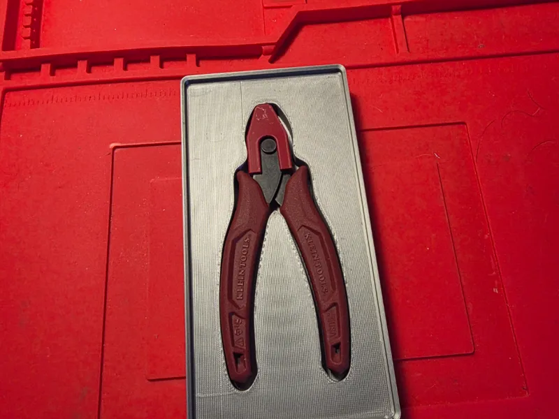 Gridfinity insert for Klein flush cutters