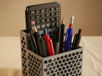 Pot à crayons et support calculatrice nid d'abeille — photo 1