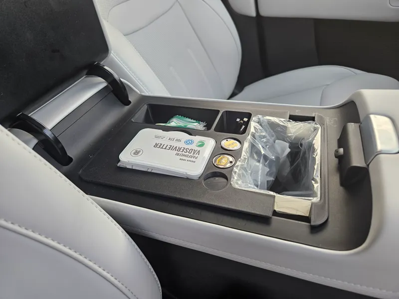 Xpeng G6 - Customized Center Tray