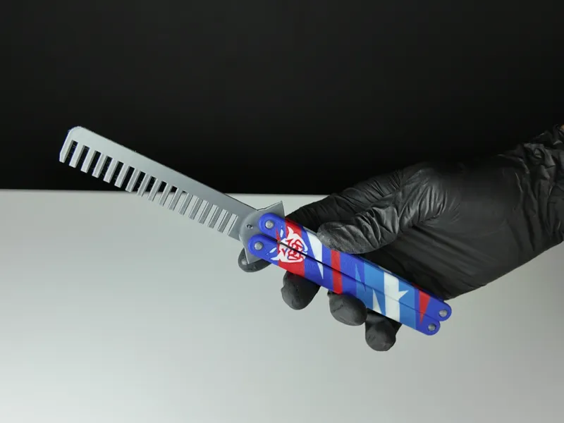 yoru's stylish butterfly comb