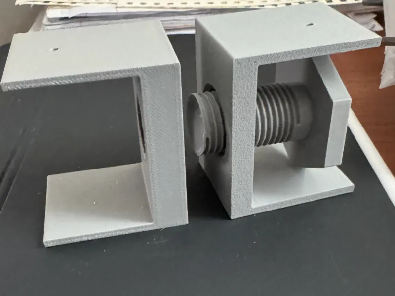 Double Sliding Door "Lock"