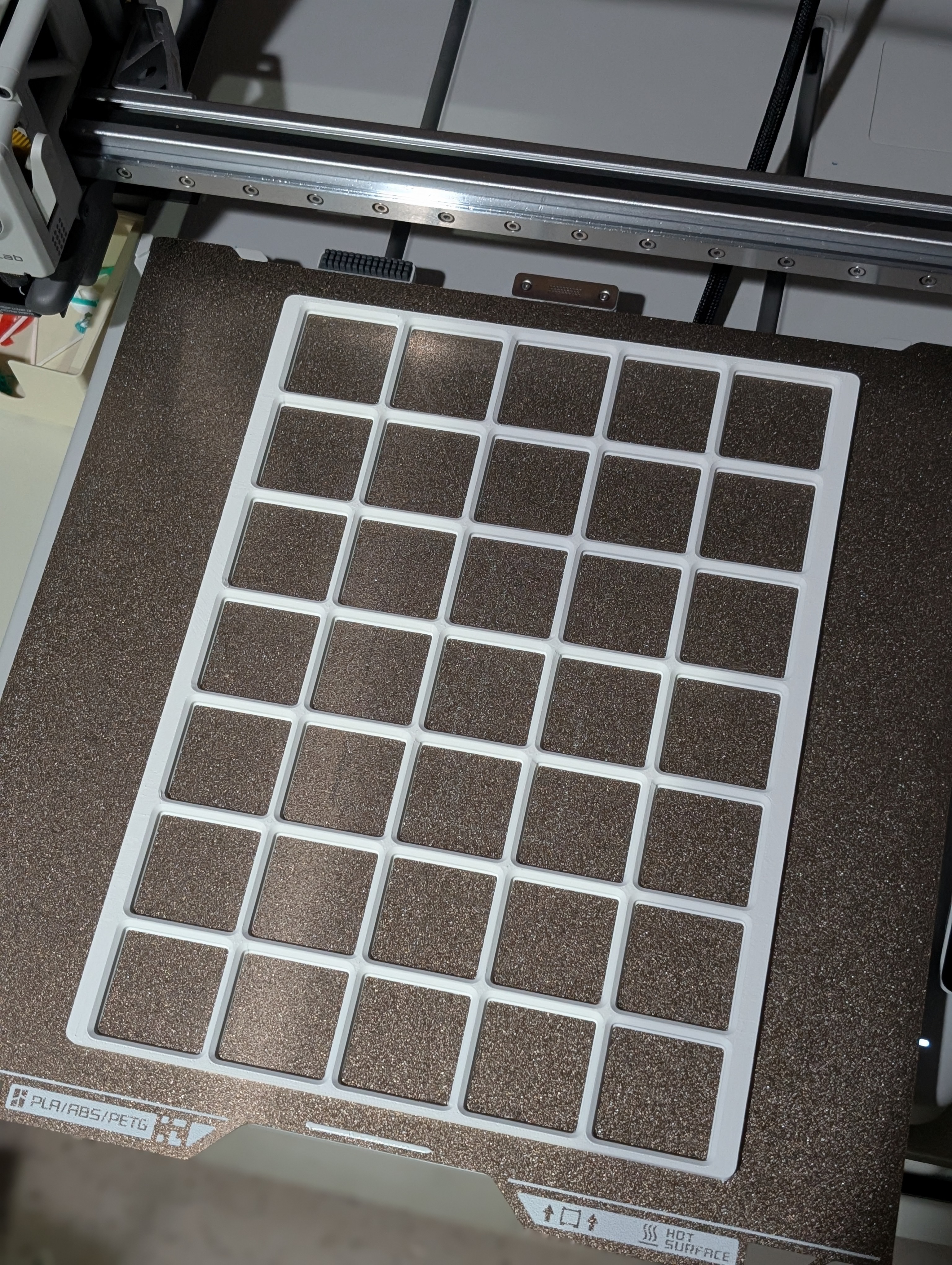 Single piece for large format printers 10% crosshatch