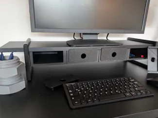 Simple Desk shelf with a clean design