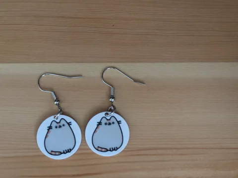 Earring Pusheen view 3