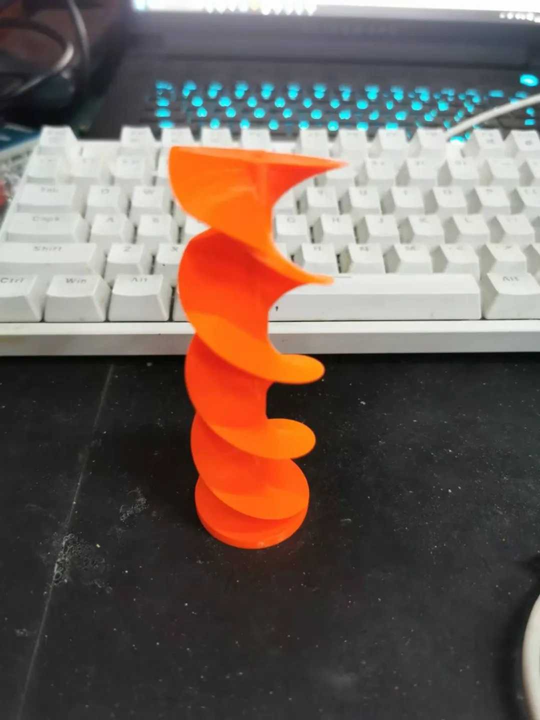 Miniatura 2 do modelo 3D 30元智能宠物喂食投喂器