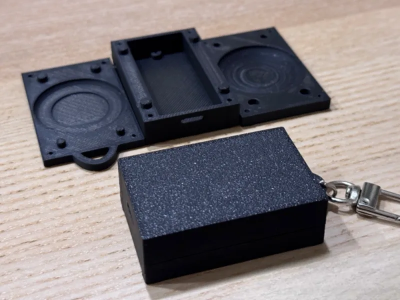 三明治結構的2230 SSD隨身碟鑰匙圈帶Airtag功能，Keychain with Airtag