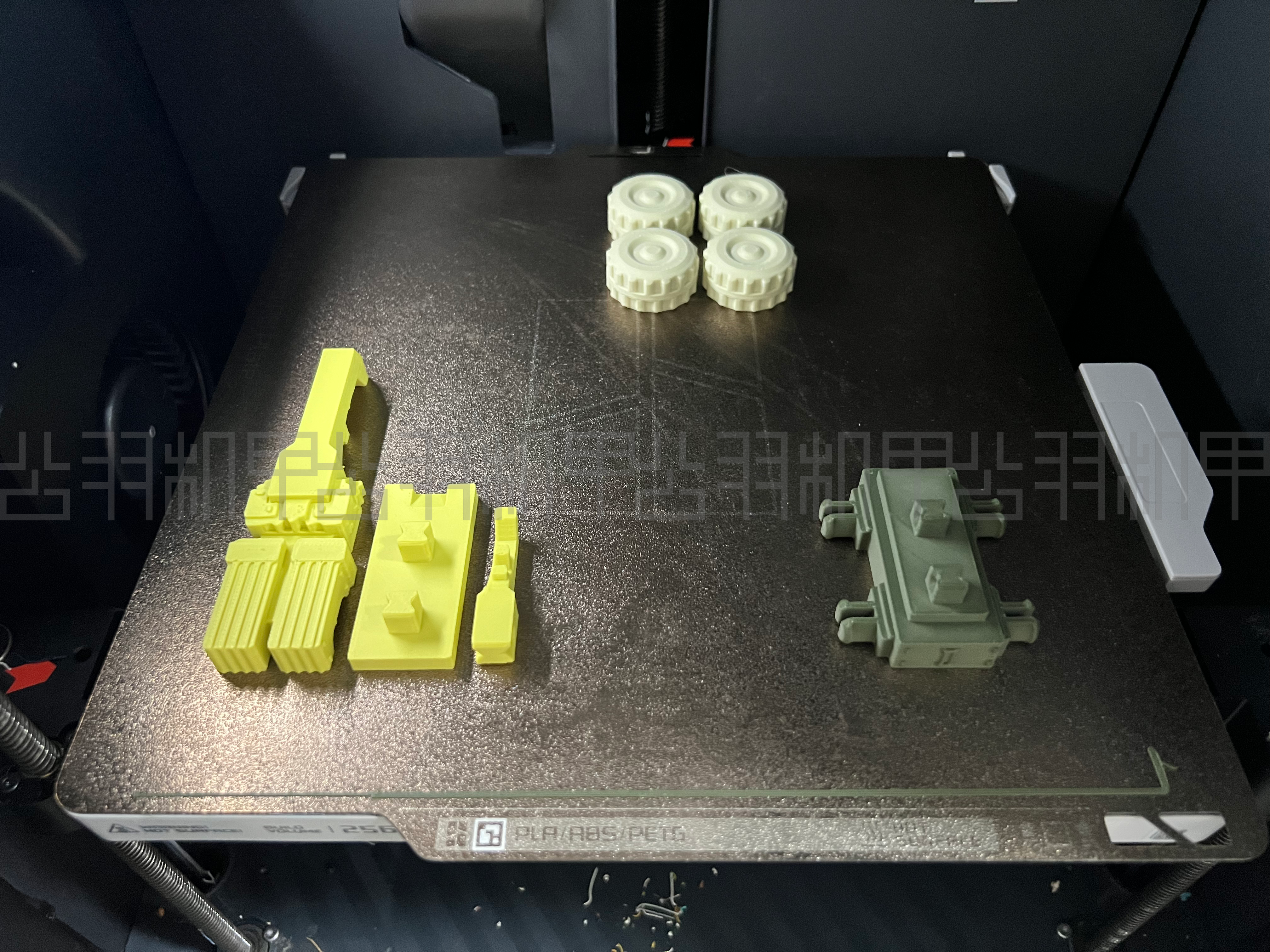 Miniatura 1 do modelo 3D 机械虫甲系列二——长戟大兜虫机械形态